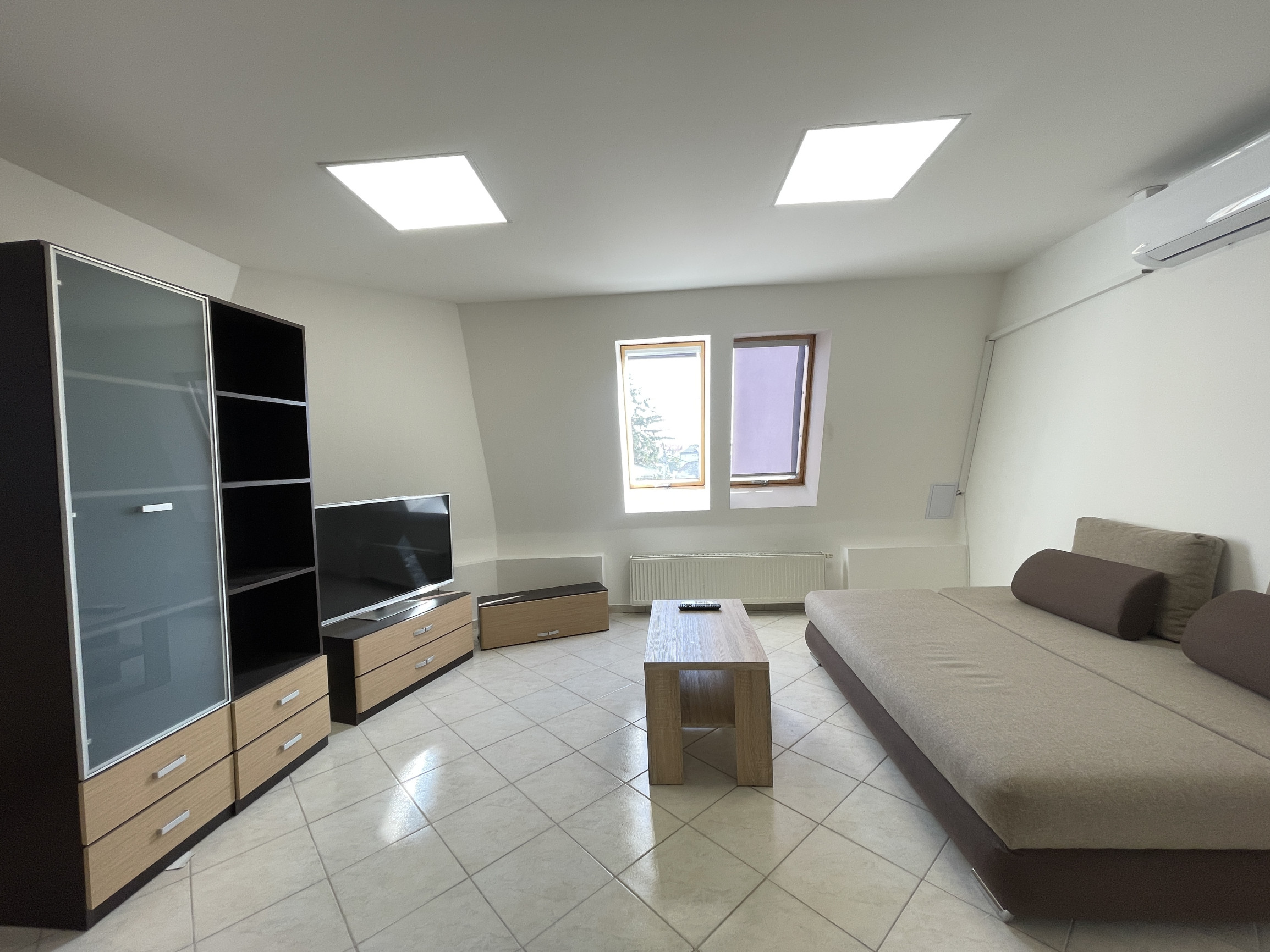 Na prenájom garsónka v Nových Zámkoch