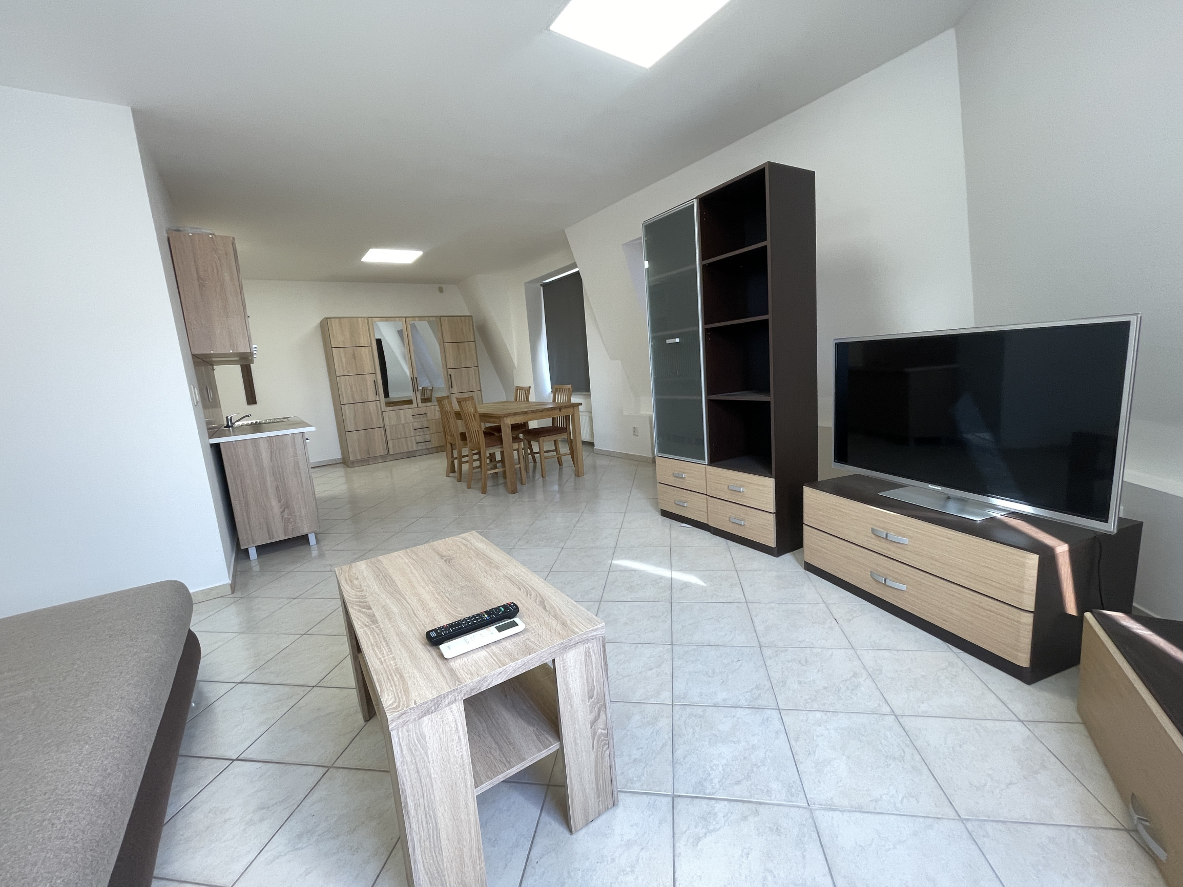 Na prenájom garsónka v Nových Zámkoch