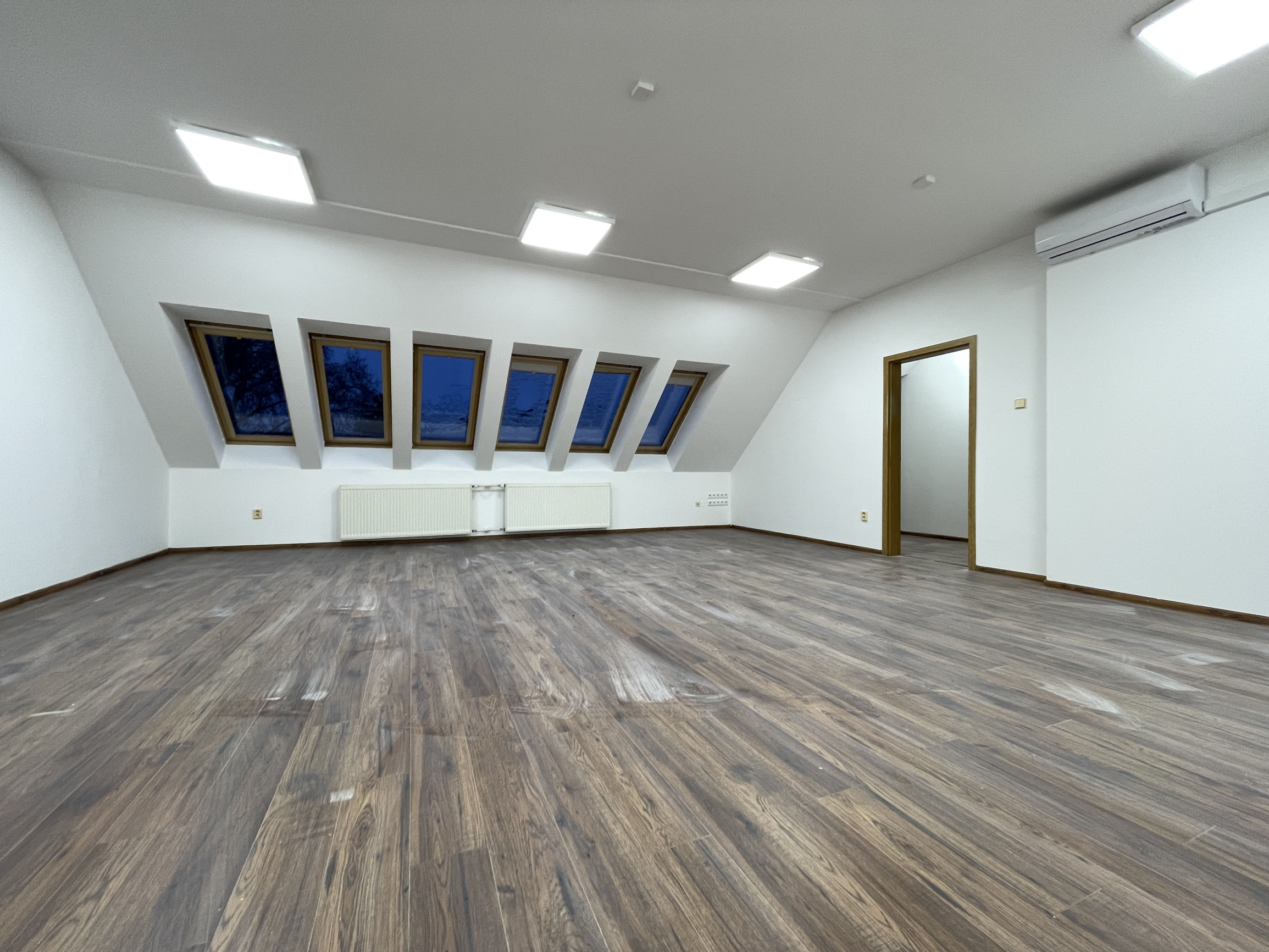 Na prenájom priestor v centre mesta Nové Zámky