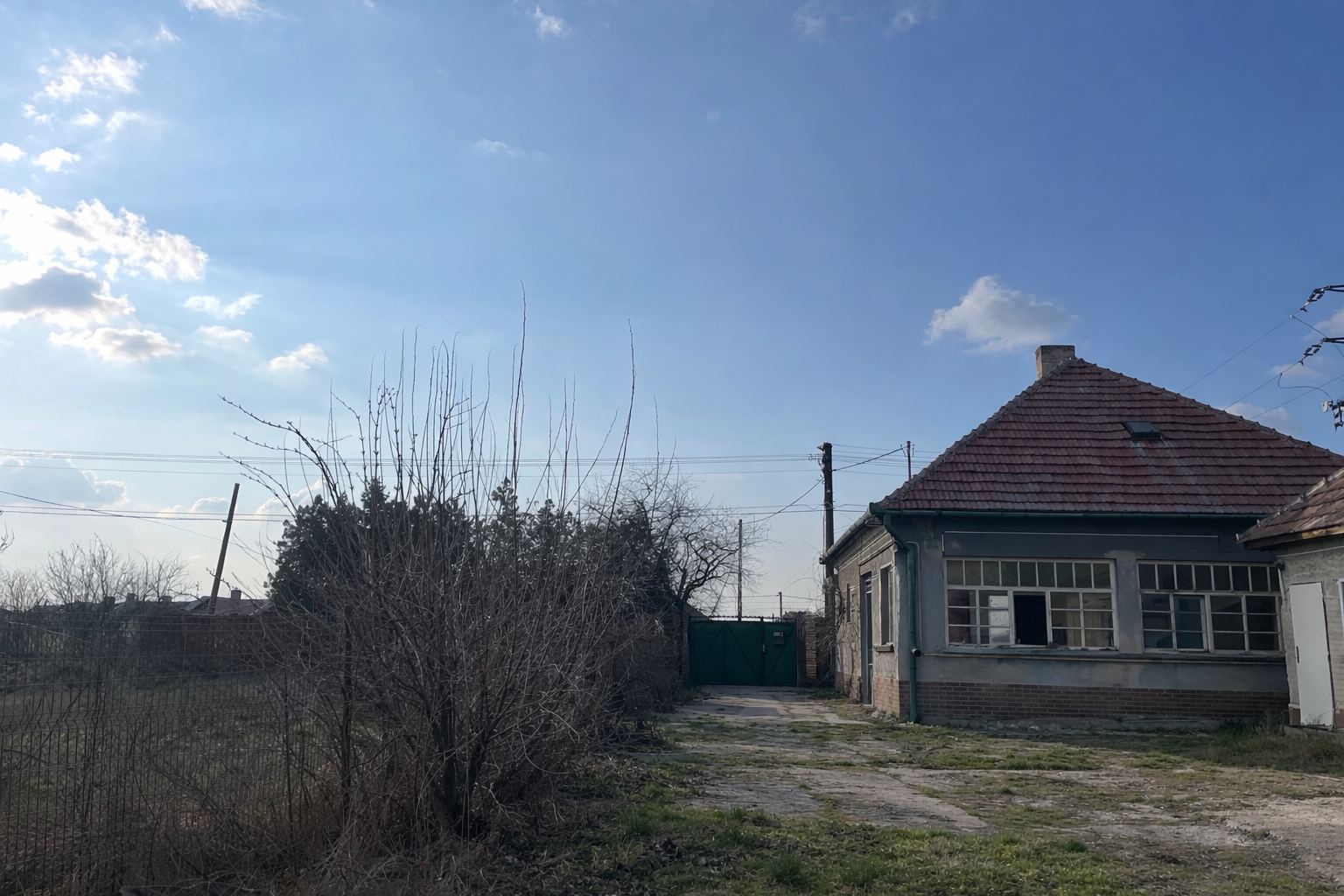 Na predaj rodinný dom v obci Dvory nad Žitavou