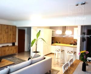 Na predaj priestranný 3-izbový byt v meste Nové Zámky