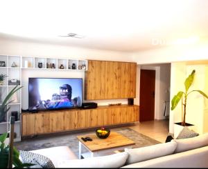 Na predaj priestranný 3-izbový byt v meste Nové Zámky