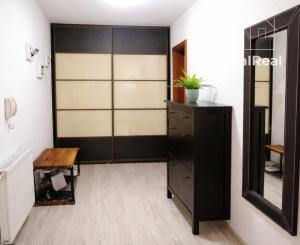 Na predaj priestranný 3-izbový byt v meste Nové Zámky