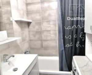 Na predaj 4-izbový byt v meste Nové Zámky