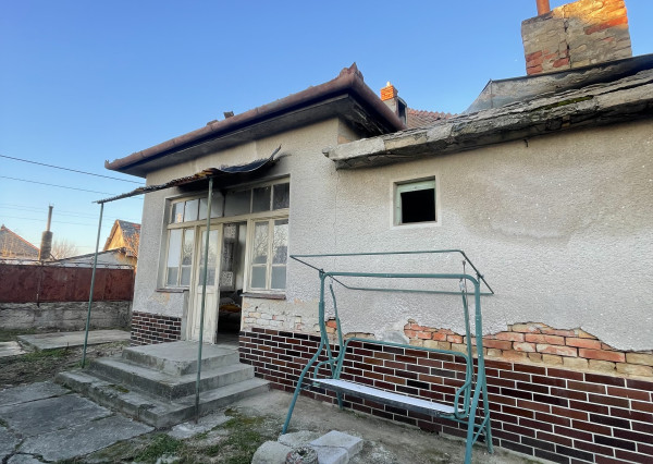 Na predaj rodinný dom s veľkým pozemkom v Palárikove