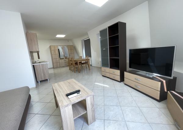 Na prenájom garsónka v Nových Zámkoch