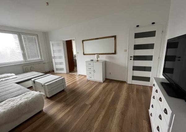 Na prenájom 3-izbový byt v Nových Zámkoch