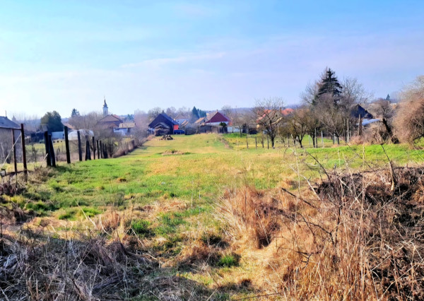 Na predaj pozemky v obci Pribeta