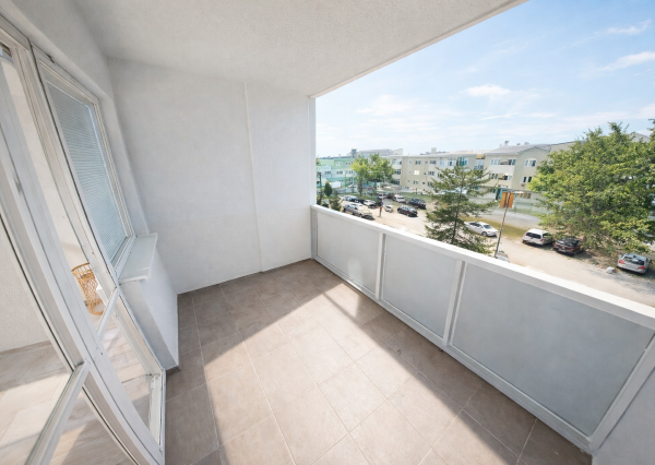 Na predaj veľký 3-izbový byt v meste Hurbanovo