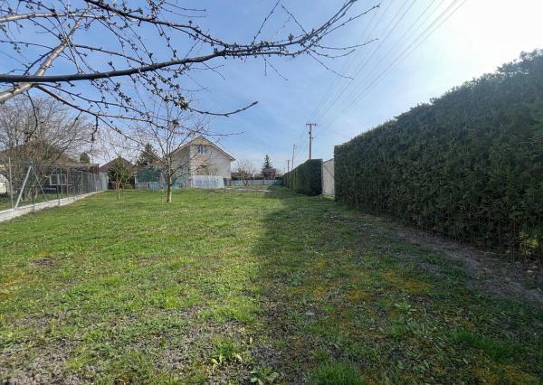 Na predaj pozemok v obci Palárikovo