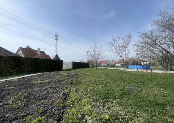 Na predaj pozemok v obci Palárikovo