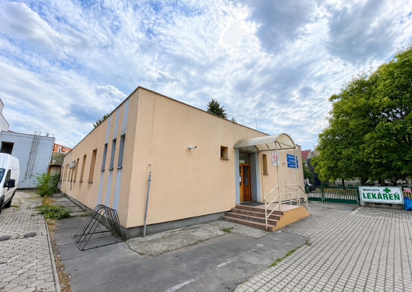 Na predaj polyfunkčná budova v meste Nové Zámky
