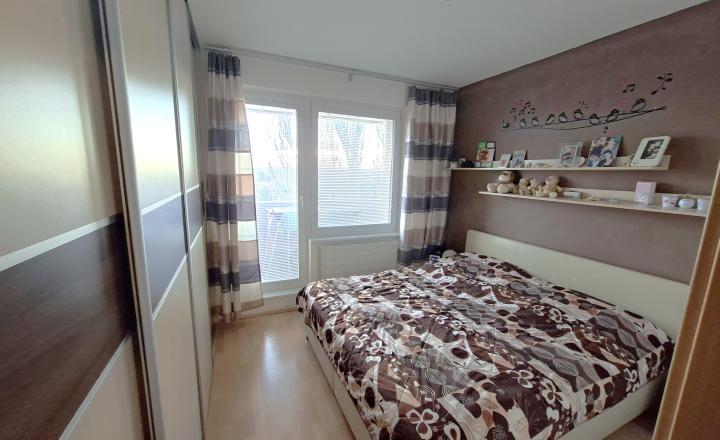 Na predaj 3-izbový byt v meste Nové Zámky - fotografia 1