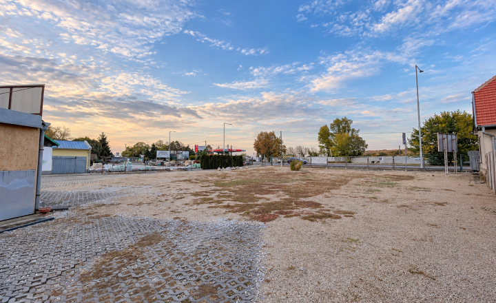 Na predaj pozemok v meste Nové Zámky - fotografia 3